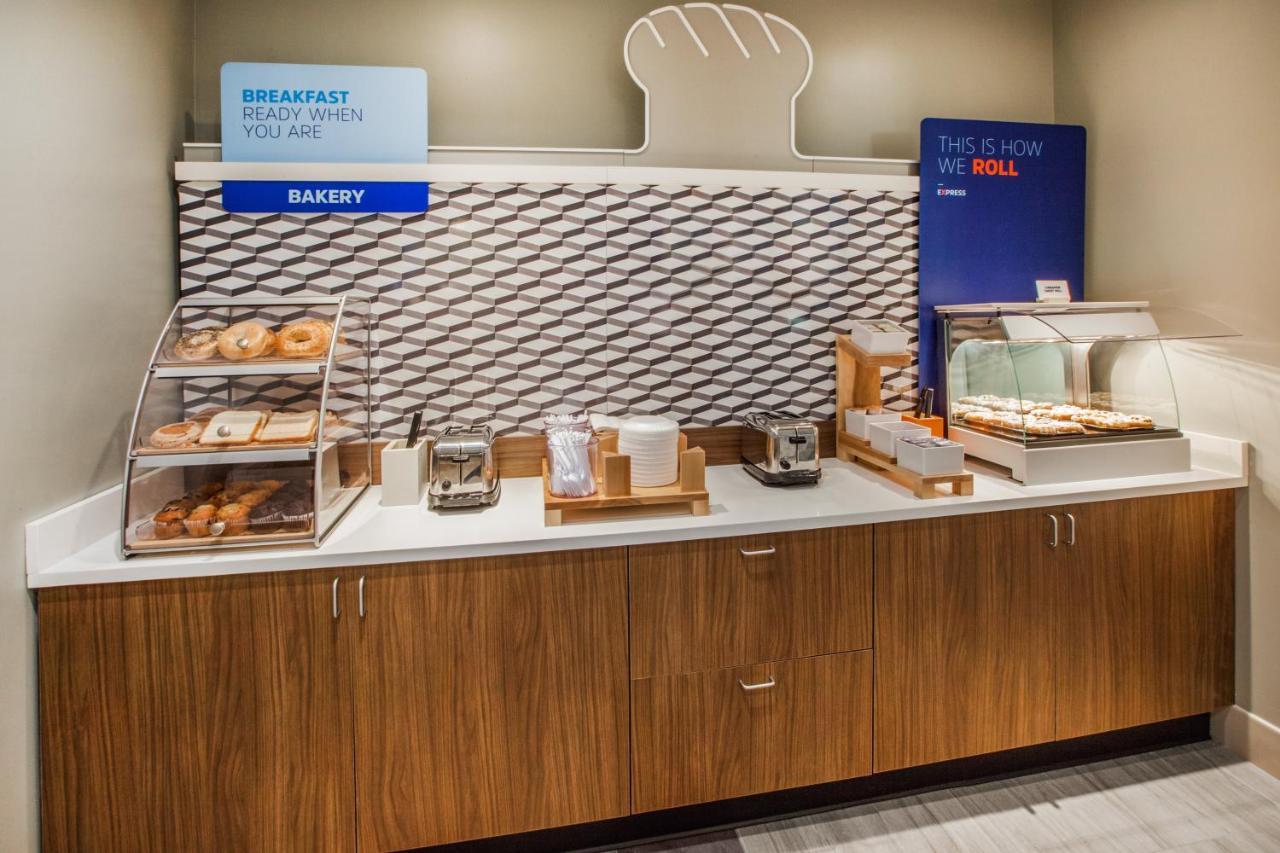Holiday Inn Express & Suites - Milan - Sandusky Area By Ihg Eksteriør bilde
