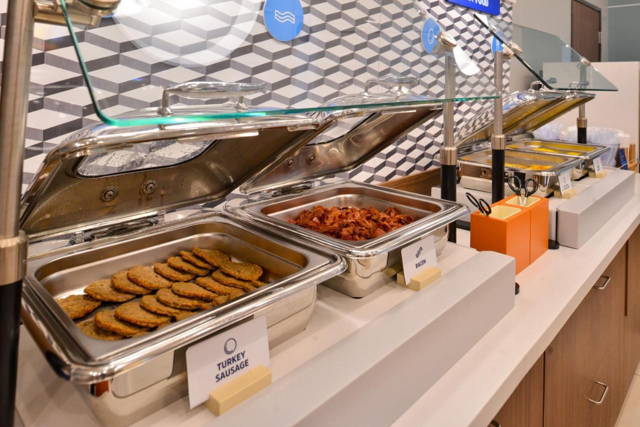 Holiday Inn Express & Suites - Milan - Sandusky Area By Ihg Eksteriør bilde
