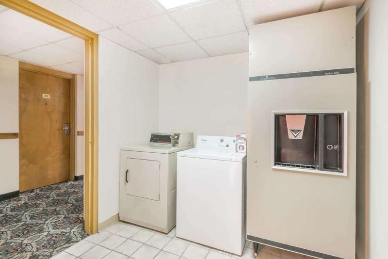 Holiday Inn Express & Suites - Milan - Sandusky Area By Ihg Eksteriør bilde