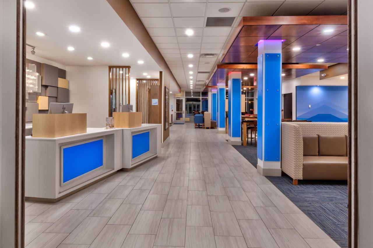 Holiday Inn Express & Suites - Milan - Sandusky Area By Ihg Eksteriør bilde