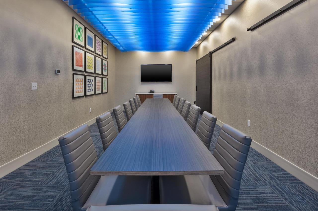Holiday Inn Express & Suites - Milan - Sandusky Area By Ihg Eksteriør bilde