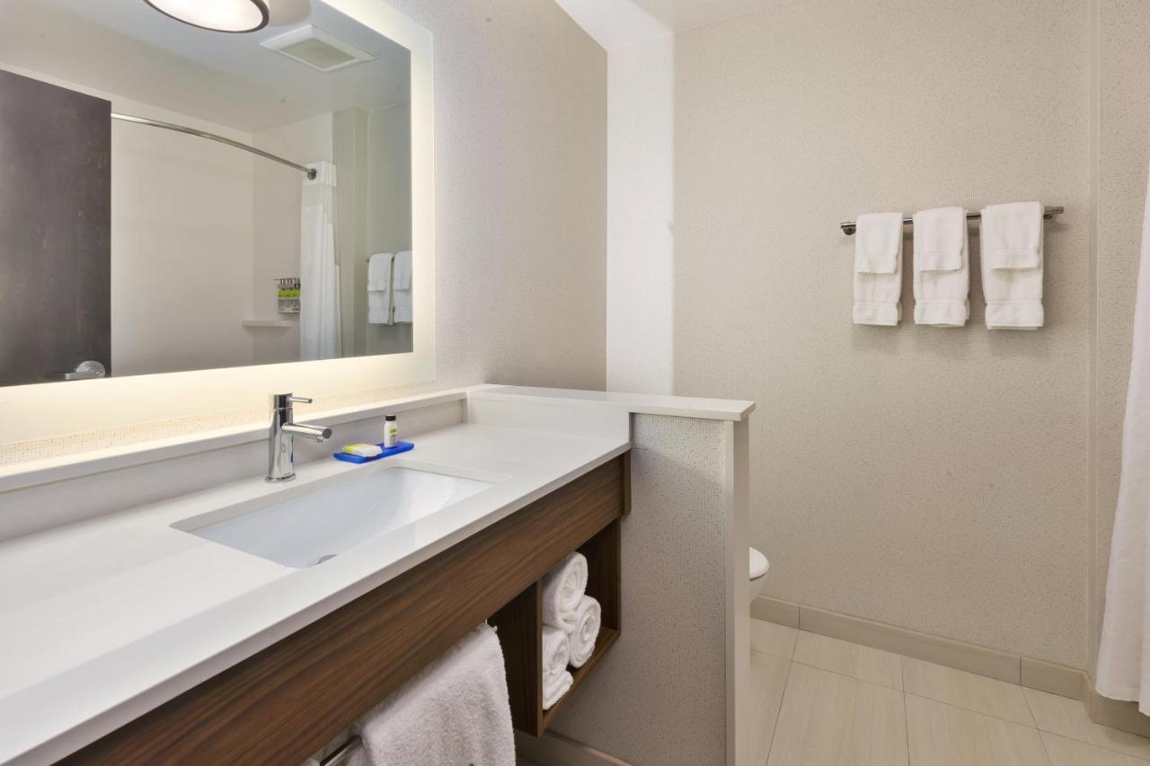 Holiday Inn Express & Suites - Milan - Sandusky Area By Ihg Eksteriør bilde